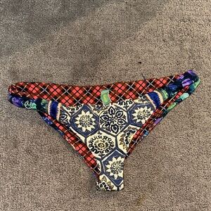 Maaji Reversible Bikini Bottoms size L
